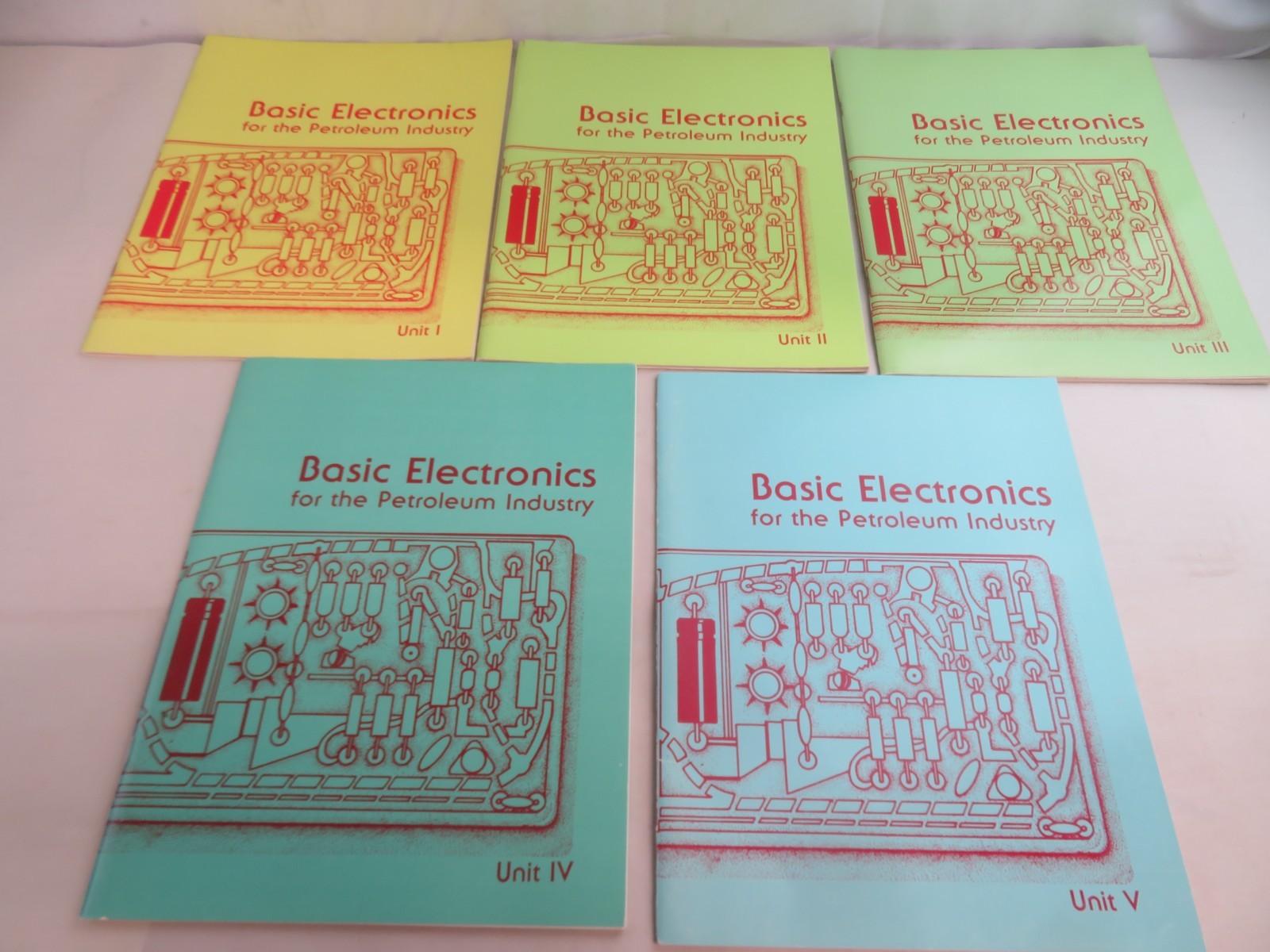 BASIC ELECTRICITY FOR THE PETROLEUM INDUSTRY Petroleum Extension Service 1980