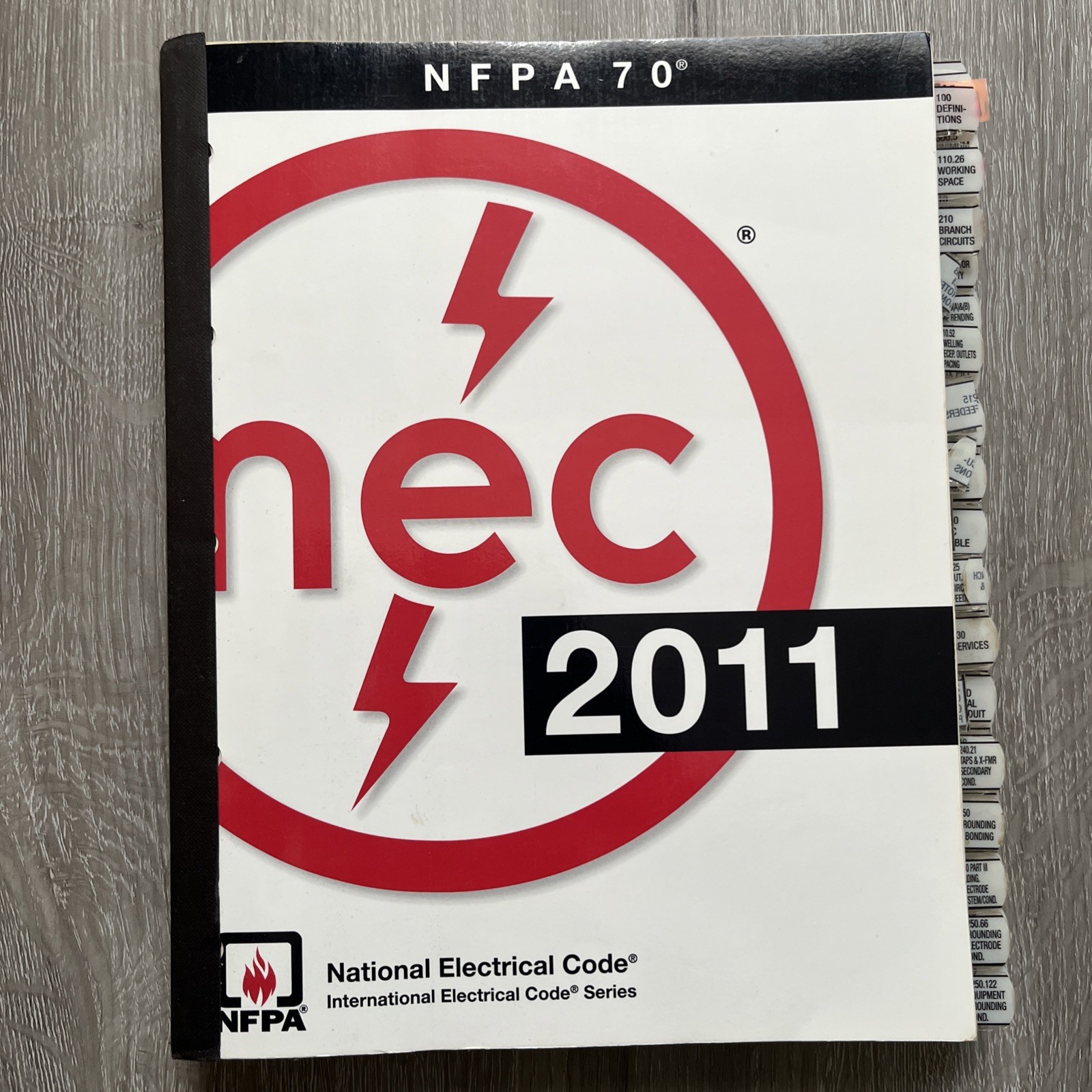NFPA 70 National Electrical Code 2011 National Fire Protection Association (NFPA