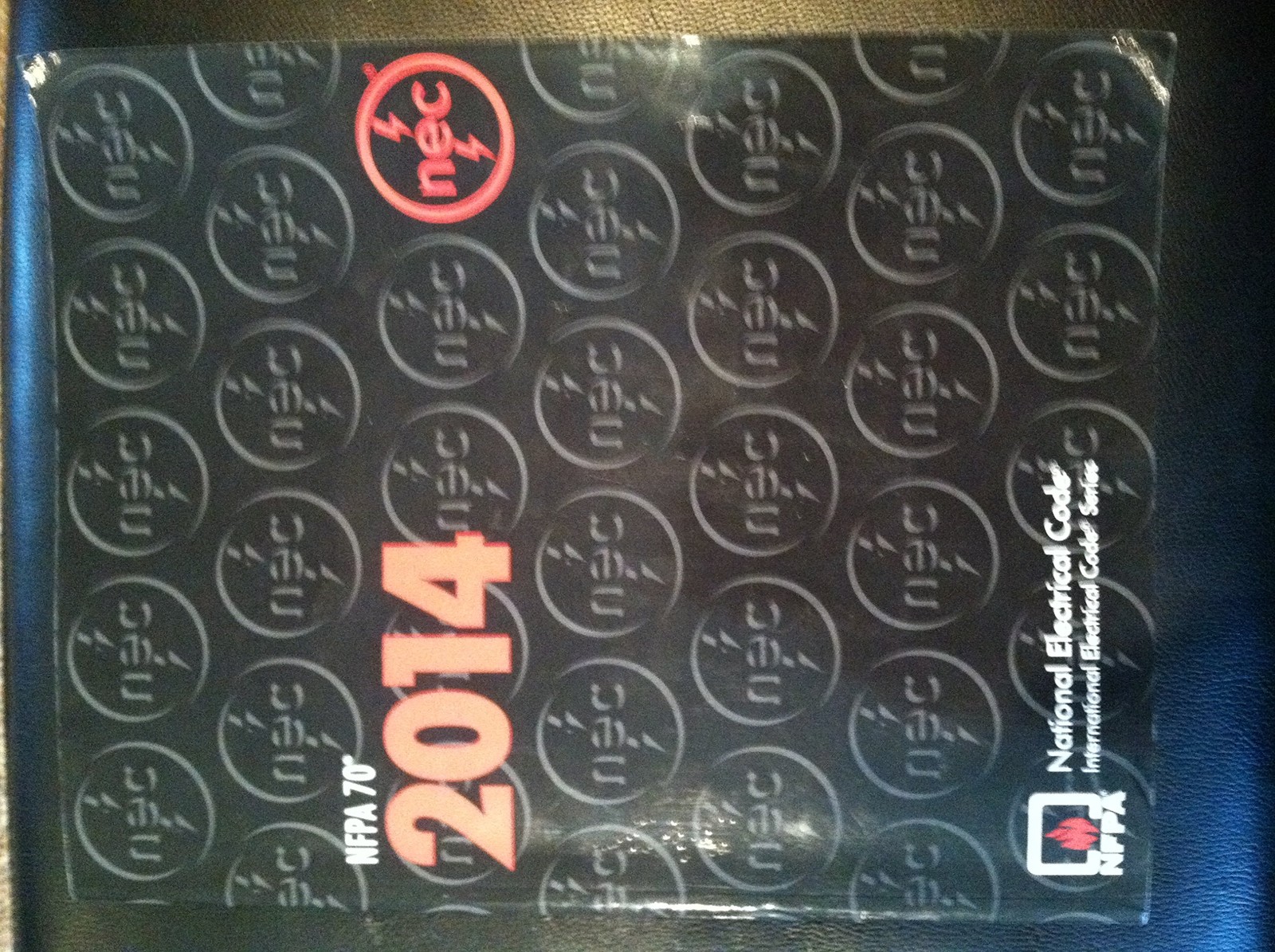 NFPA 70®: National Electrical Code® (NEC®), 2014 Edition – paperback Nati…