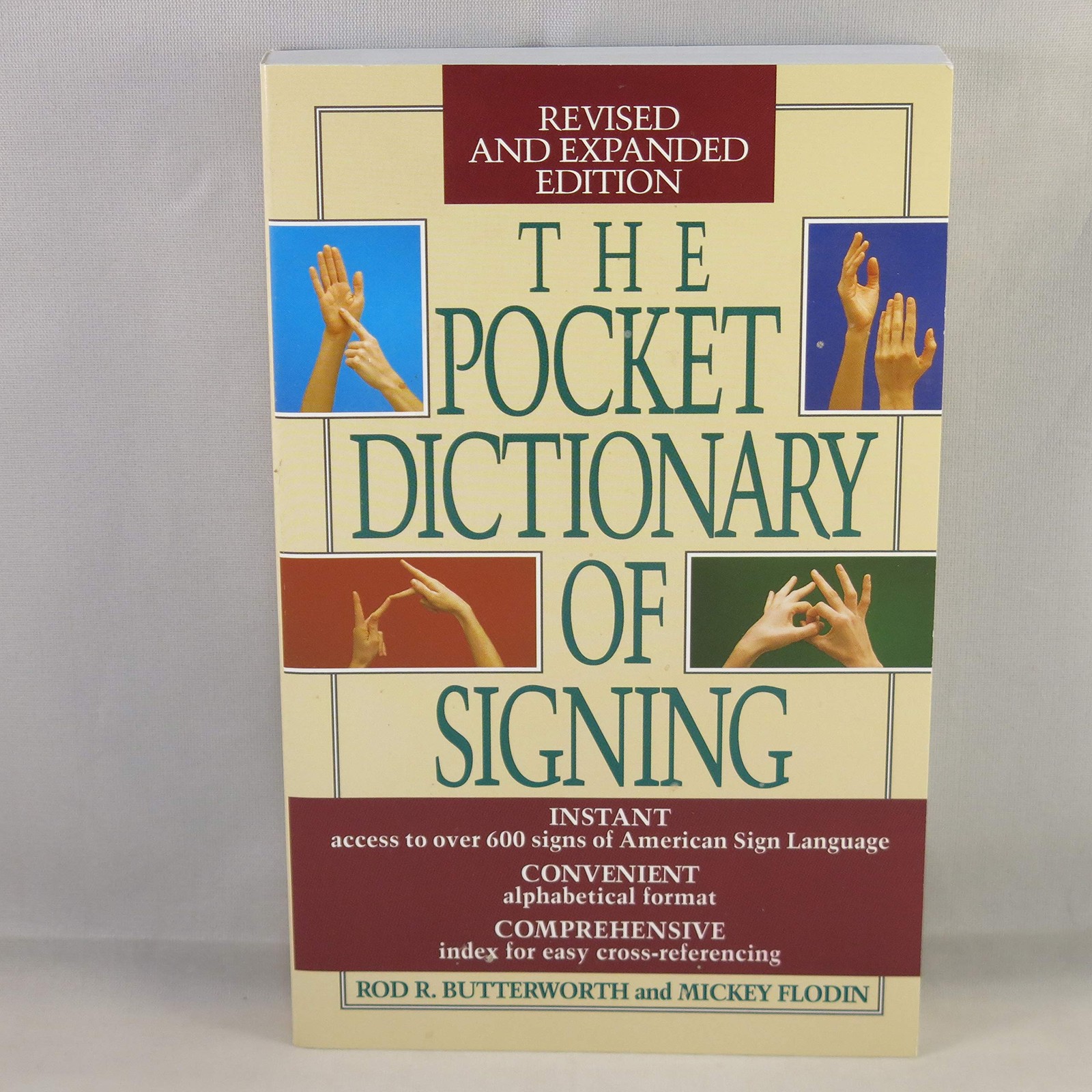The Pocket Dictionary Of Signing – paperback Flodin, Mickey|Butterworth, Rod…