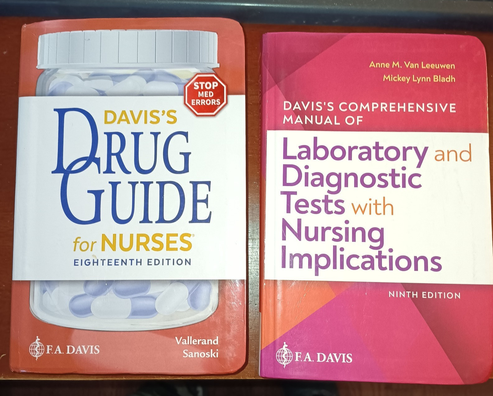 Davis’s Comprehensive Manual of Drug Guide by Van Leeuwen Anne – VG