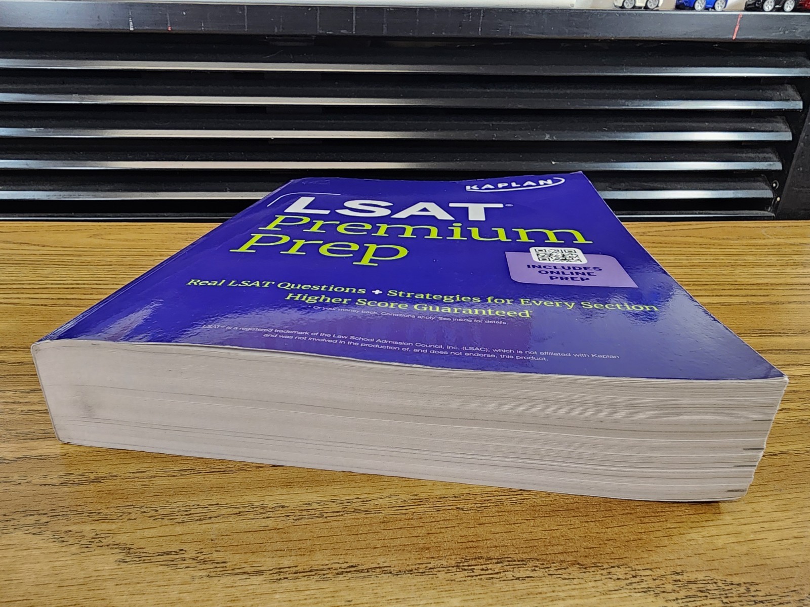 LSAT Exam Prep Book Kaplan by Test Prep Insight Paperback „CLEAN No MARKS“